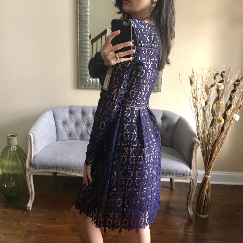 ✨NEW✨Cremieux Lace Dress - Picture 4 of 8